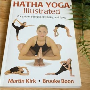 Hatha Yoga Book - Illustrated NWT